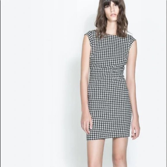 Zara Houndstooth Fitted Sheath Dress Black & White Size Medium Herringbone Work - Picture 1 of 9